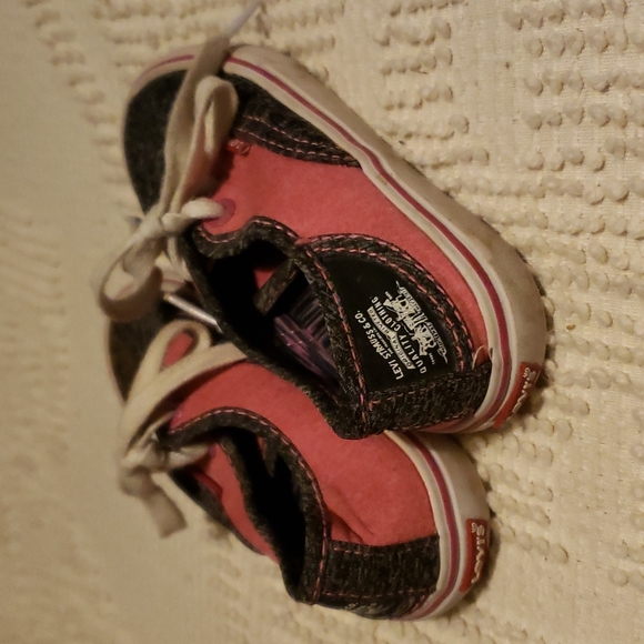 Levi's Sneakers - Picture 5 of 7